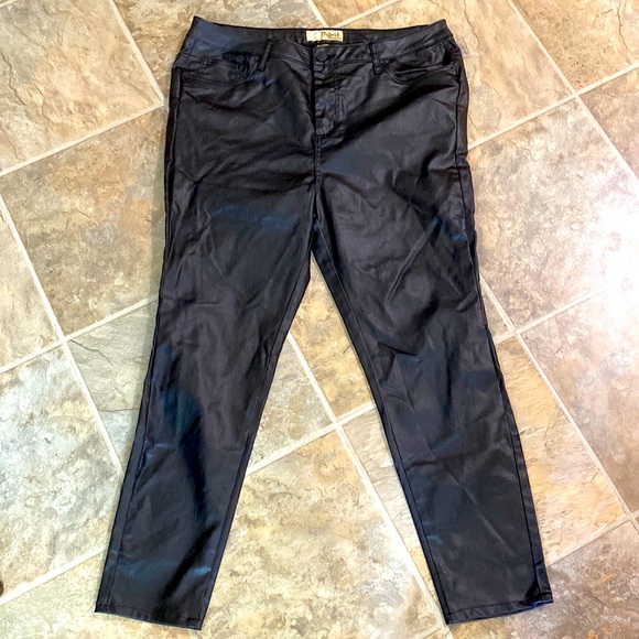 Hybrid & company Pants - Hybrid&Company faux leather pants